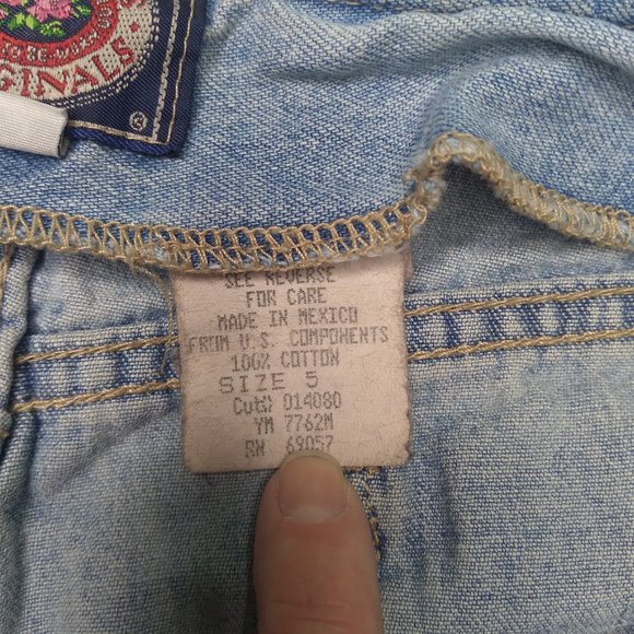 vintage Y2K Paris Blues denim shorts - Picture 5 of 8